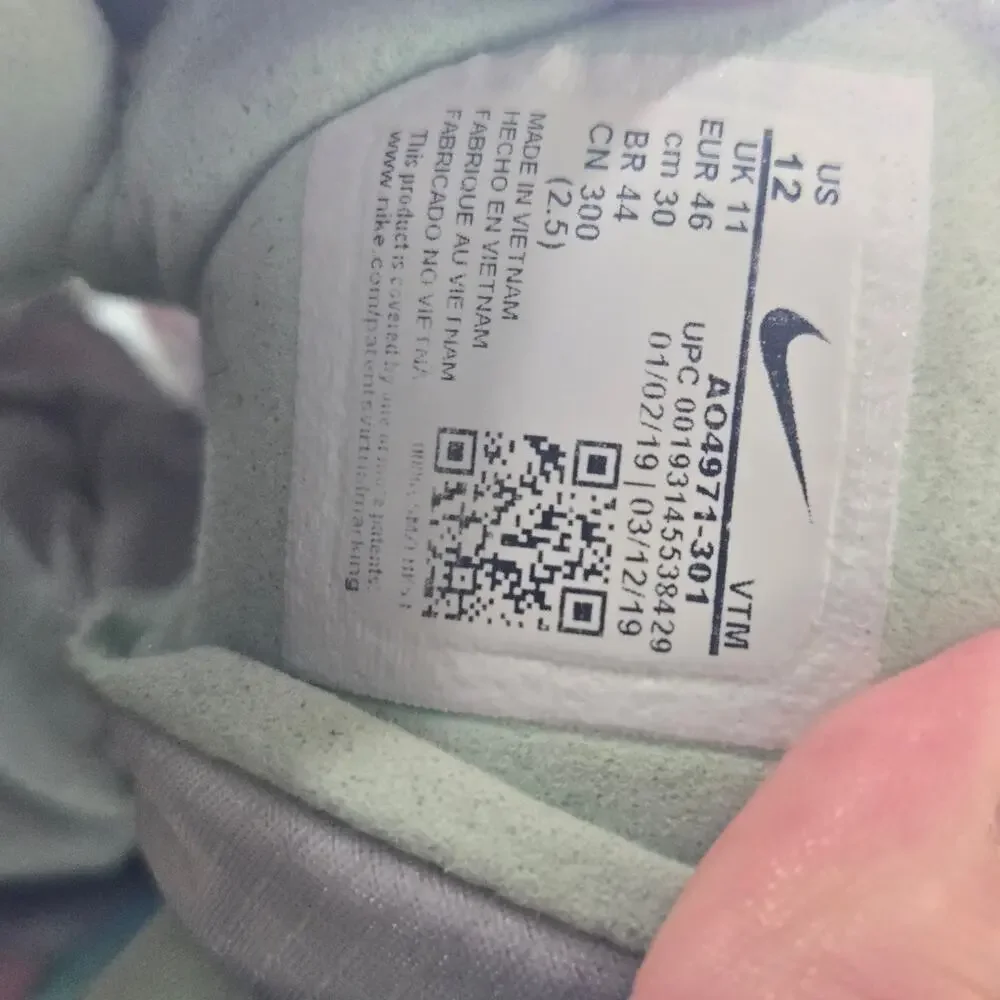 Nike free usps